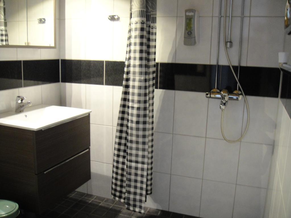 Lentaevae Kalakukko -Veturi B&B Kuopio Bilik gambar